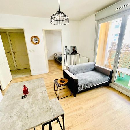 Appartement Avec Place De Parking Et Piscine Villefranche-sur-Saône المظهر الخارجي الصورة