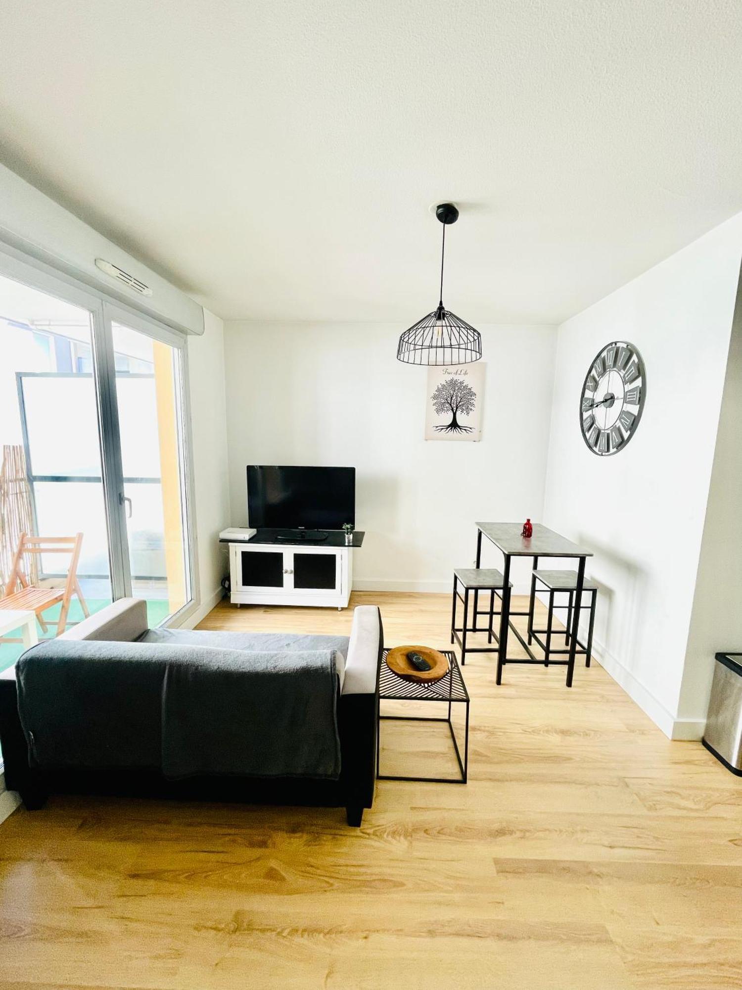 Appartement Avec Place De Parking Et Piscine Villefranche-sur-Saône المظهر الخارجي الصورة