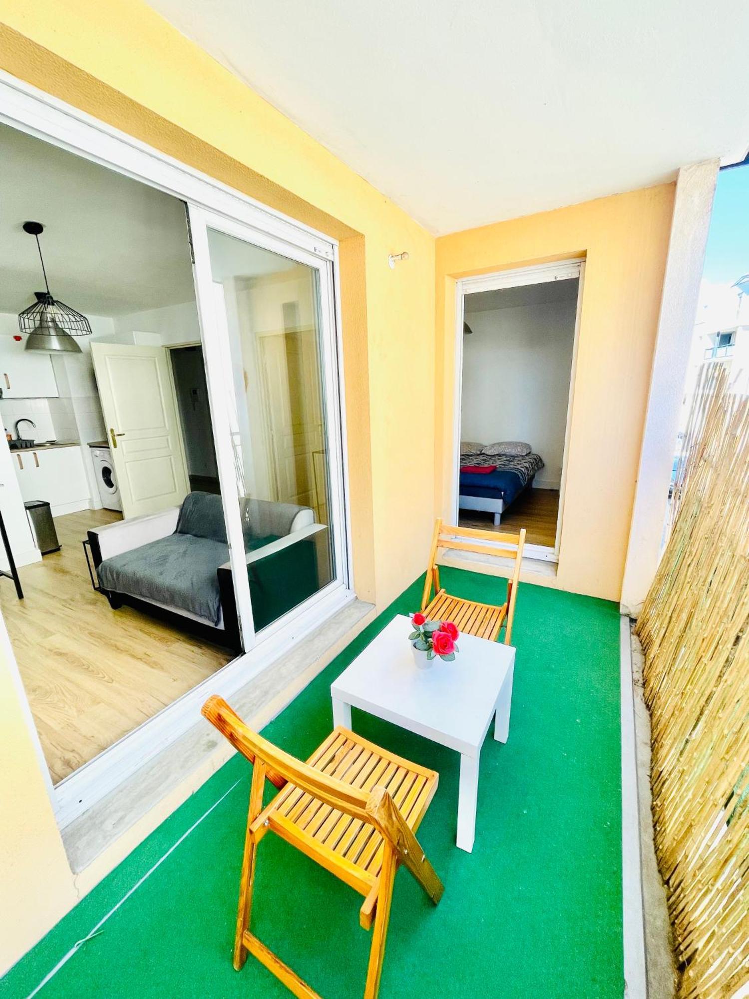 Appartement Avec Place De Parking Et Piscine Villefranche-sur-Saône المظهر الخارجي الصورة